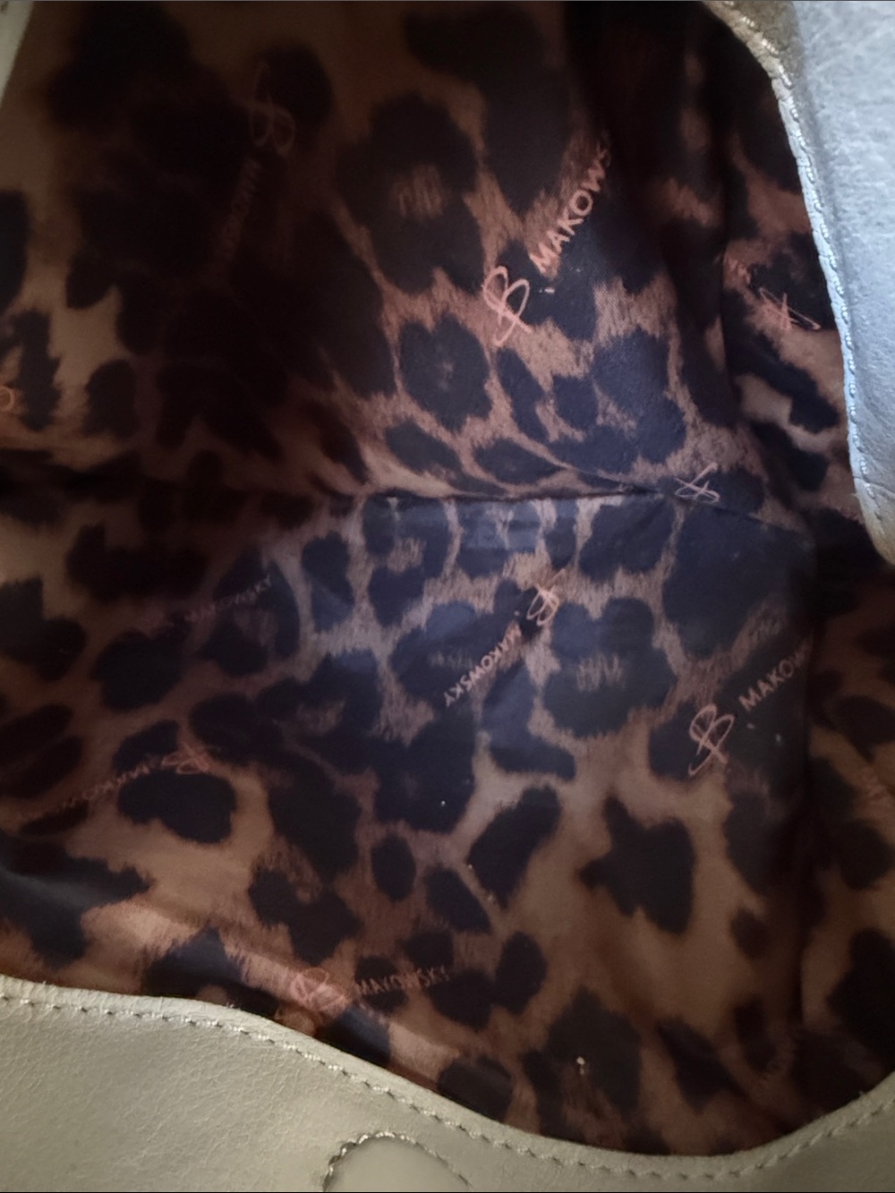 B. Makowsky Beige Tote with Leopard Print Interior - Pre-owned - Picture 7 of 12
